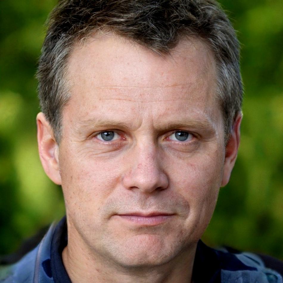 Portrait de Julien Devaux, formateur en stratégie financière